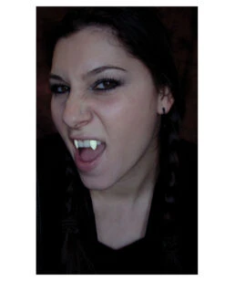 Scarecrow Vampirzähne UV Aktiv Regulär -FaschingFreude Verkäufe scarecrow vampir zaehne glow in the dark leuchtende vamirzaehne 18966 03 a16487e187