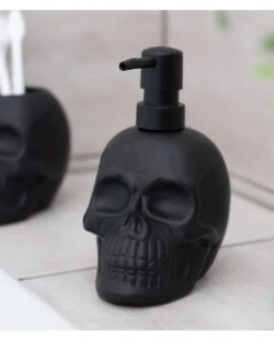 Schwarzer Totenschädel Seifenspender Aus Keramik -FaschingFreude Verkäufe schwarzer totenkopf seifenspender black skull soap dispencer gothic wohnaccessoire 54281 05