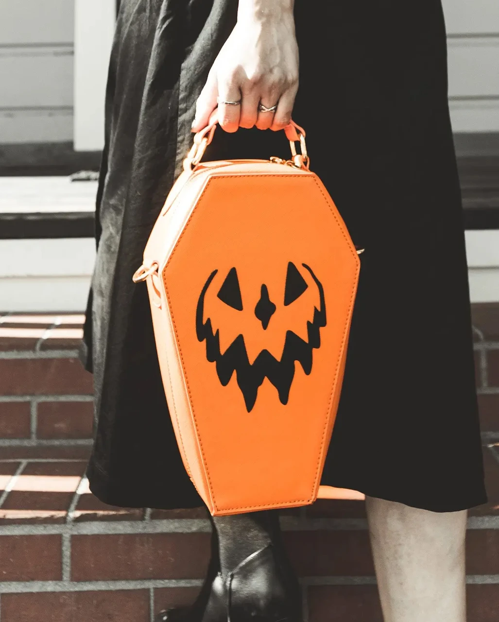 Creepy Kürbis Sarg Handtasche Orange 4 Creepy Kürbis Sarg Handtasche Orange – Bild 2